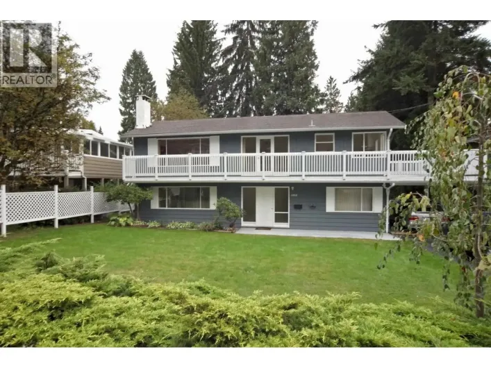 1025 CLEMENTS AVENUE, North Vancouver