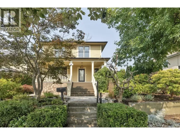 1025 HAMILTON STREET, New Westminster