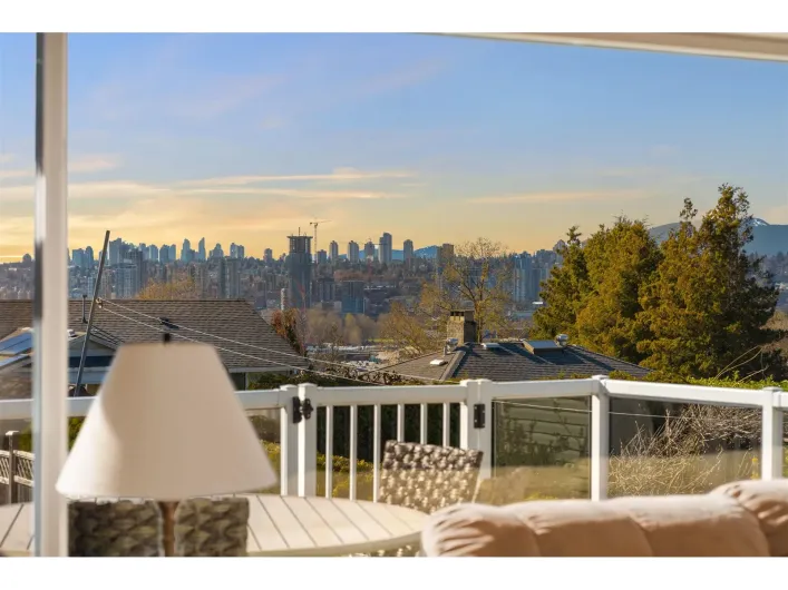 10257 125 STREET, Surrey