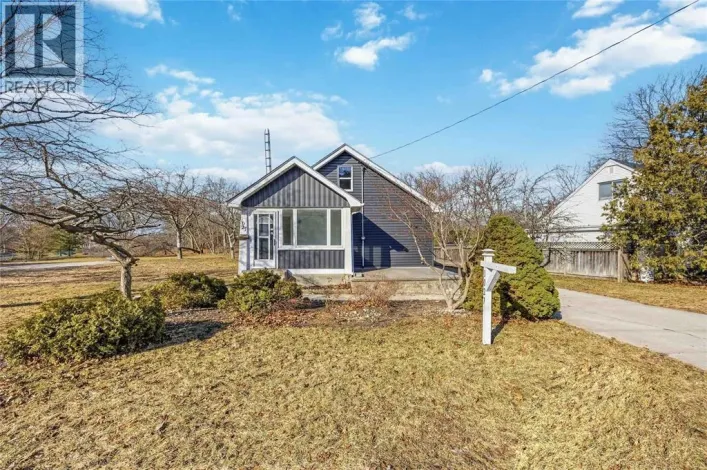 1027 COLBORNE ROAD, Sarnia