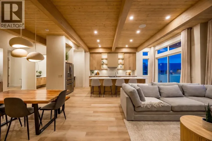 1027 Kitson Court, West Kelowna