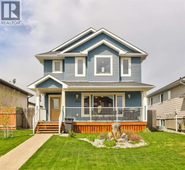 1028 Livingston Way, Pincher Creek