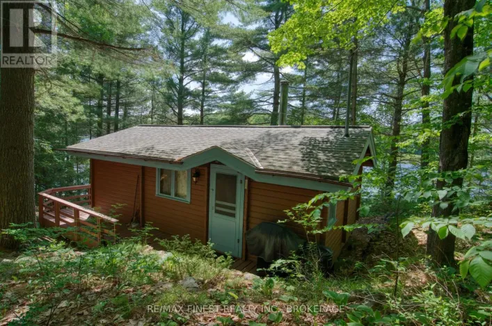 1029 OAK LANE NORTH, Frontenac