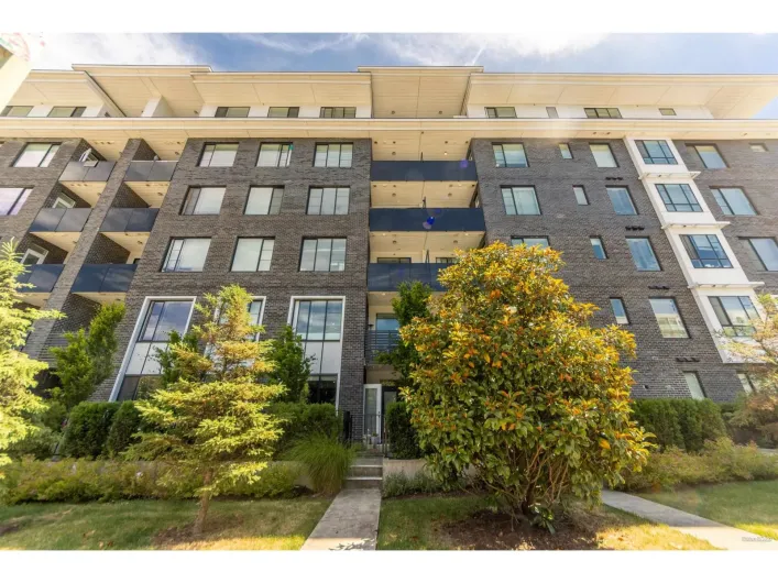 103 13623 81A AVENUE, Surrey