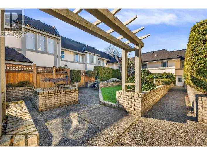 103 245 W 15TH STREET, North Vancouver