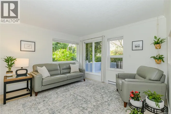 103 3180 Albina St, Saanich