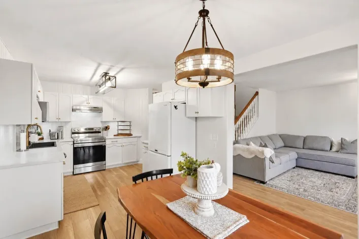 103 5765 VEDDER ROAD|Garrison Crossing, Chilliwack