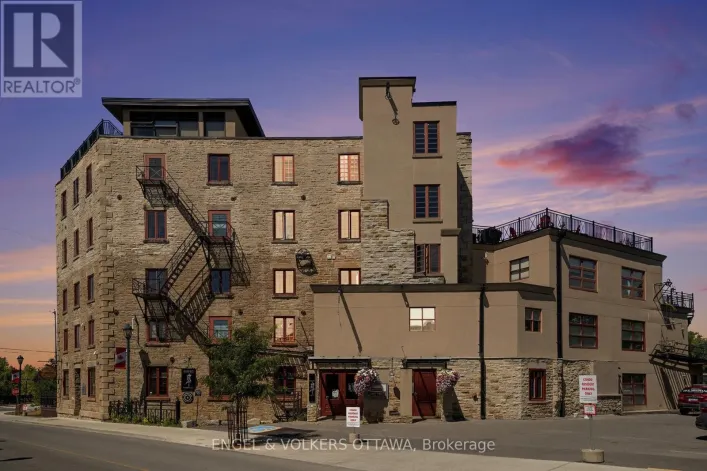 103 - 7 MILL STREET, Mississippi Mills