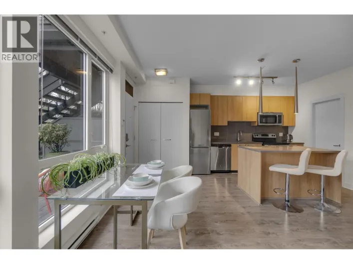 103 735 W 15TH STREET, North Vancouver