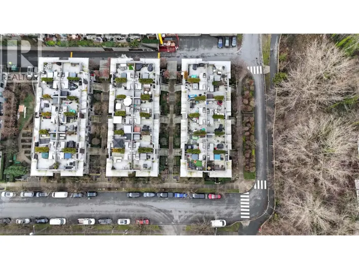 103 735 W 15TH STREET, North Vancouver