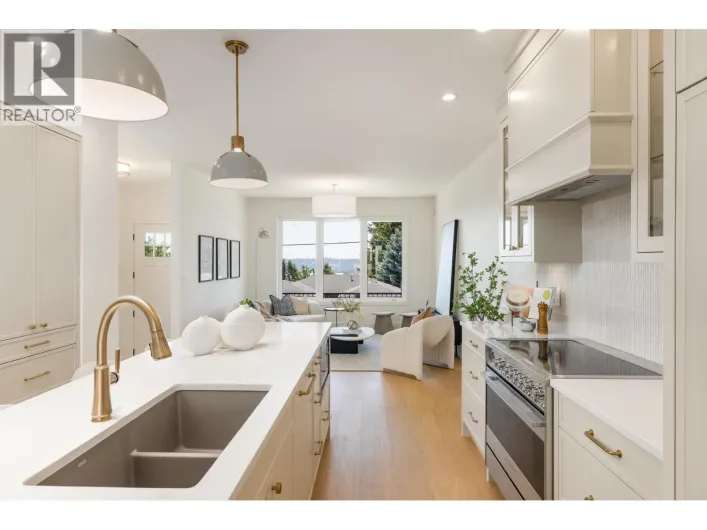 103 903 EDGAR AVENUE, Coquitlam