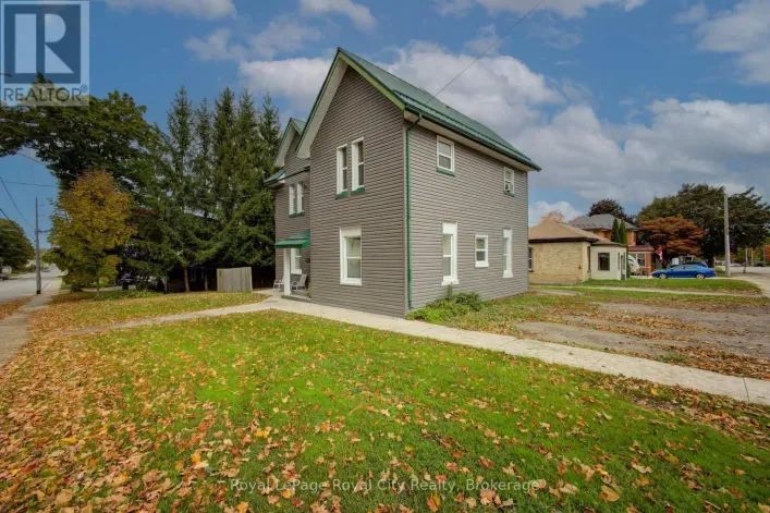 103 PATRICK STREET E, North Huron