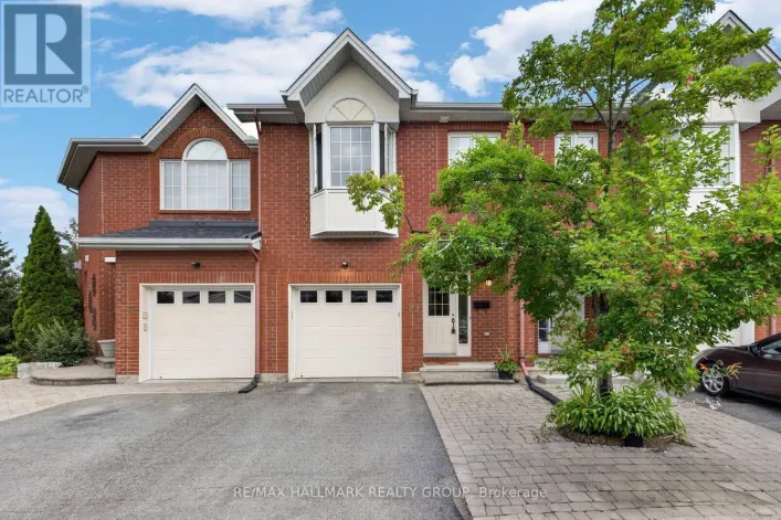 Row / Townhouse for sale: 103 TALL OAK PRIVATE, Ottawa