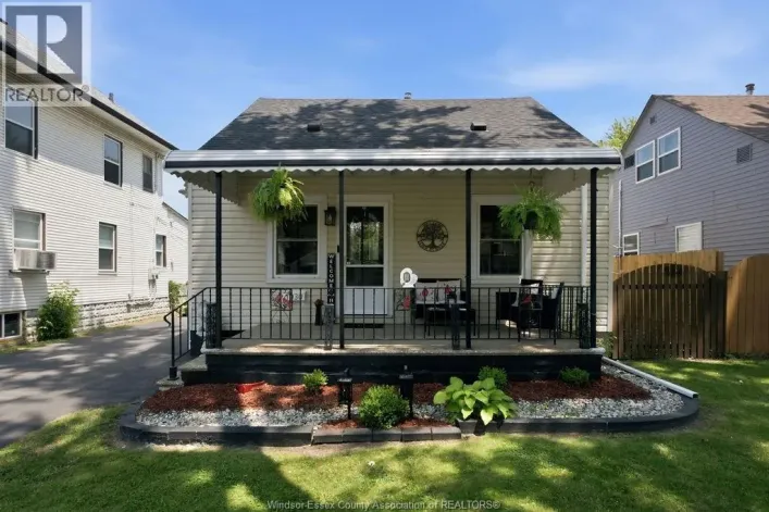 1030 CAMPBELL AVENUE, Windsor