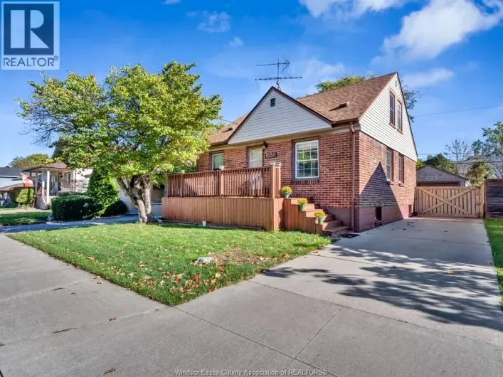 1030 FAIRVIEW BOULEVARD, Windsor