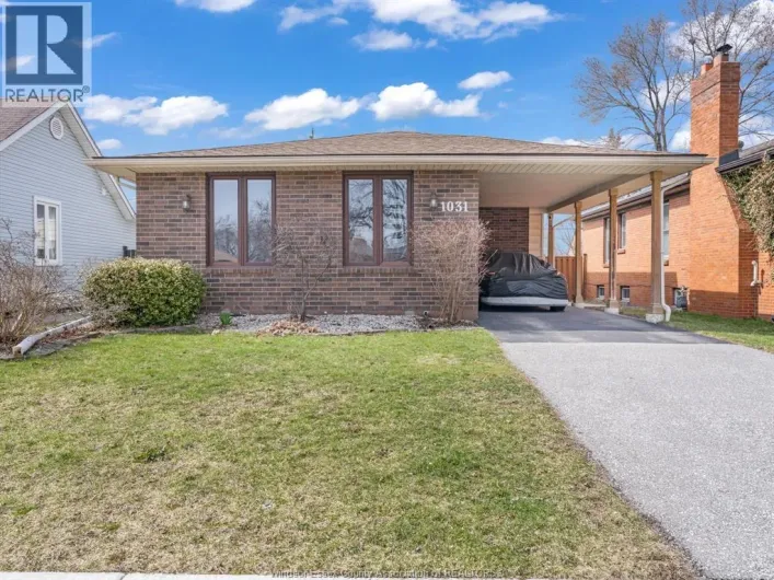 1031 EASTLAWN, Windsor