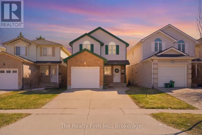 1032 PEARSON DRIVE, Woodstock