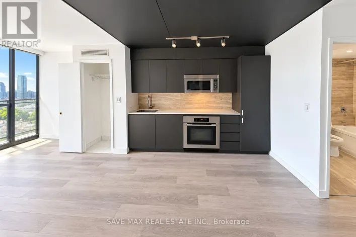1033 - 15 ICEBOAT TERRACE, Toronto