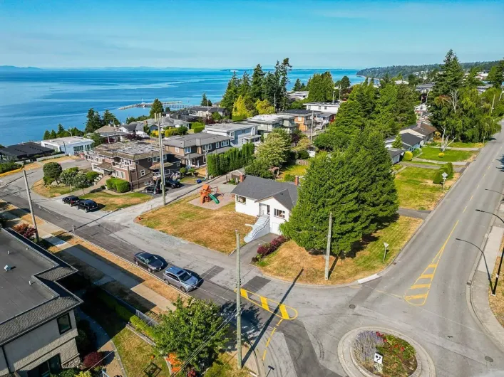 1033 CYPRESS STREET, White Rock