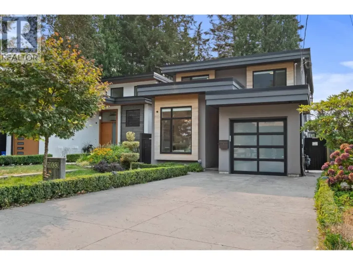 1033 PROSPECT AVENUE, North Vancouver