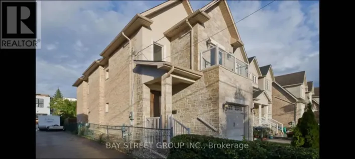 1033 SHAW DRIVE, Mississauga