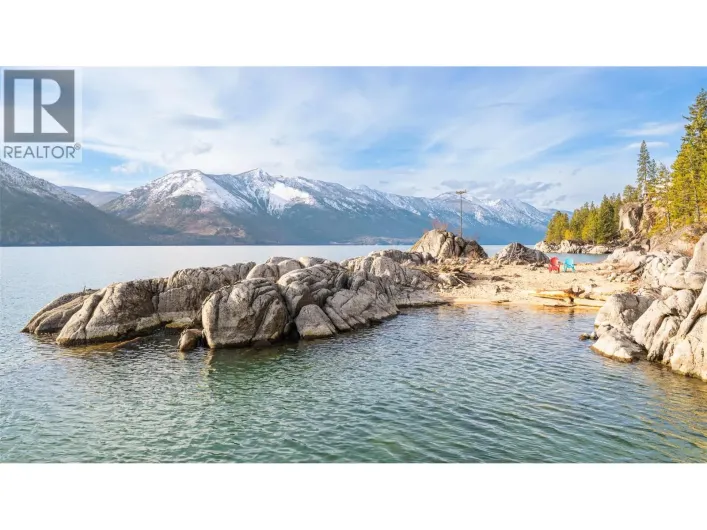 10333 3A Highway, Kuskanook