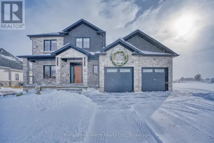 1034 WALTON AVENUE N, North Perth