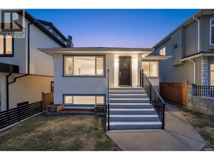 1036 NOOTKA STREET, Vancouver