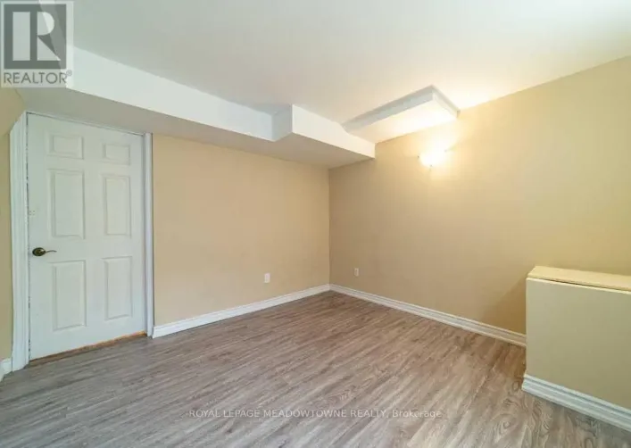1036 YATES DRIVE, Milton