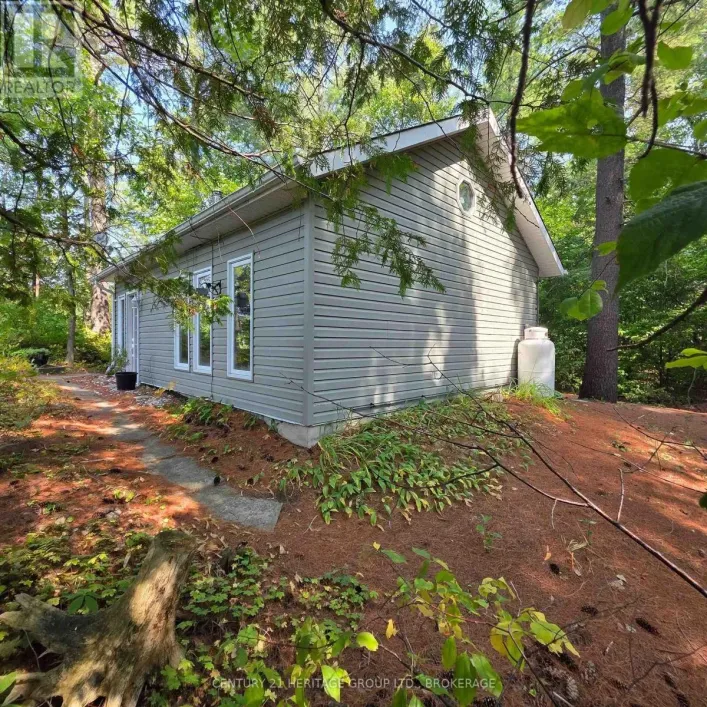1036A TWIN LAKE LANE, Frontenac