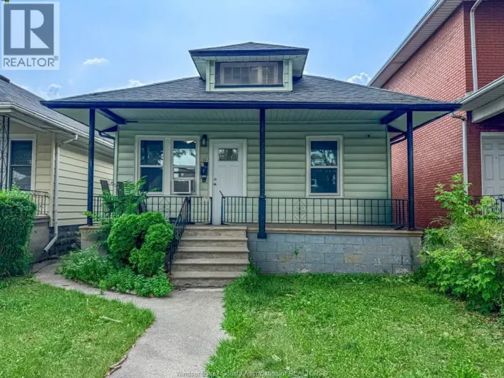 1037 HOWARD AVENUE, Windsor