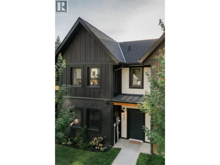 1037 Keystone Crescent, Revelstoke