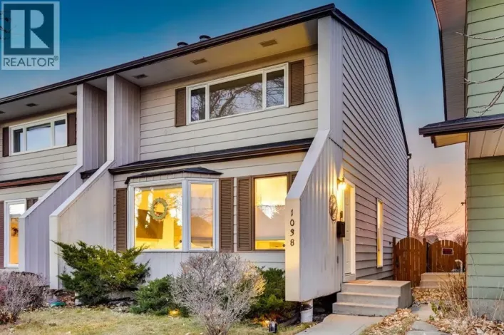 1038 Berkley Drive NW, Calgary