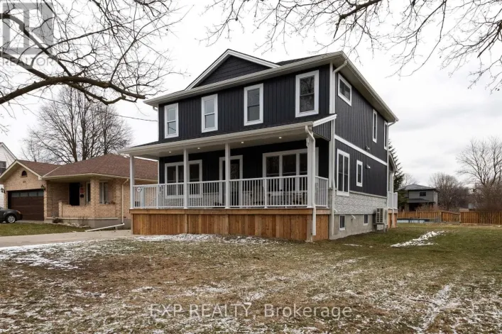 1038 DEARNESS DRIVE, London South