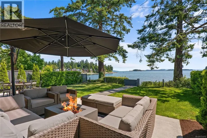 10383 Allbay Rd, Sidney