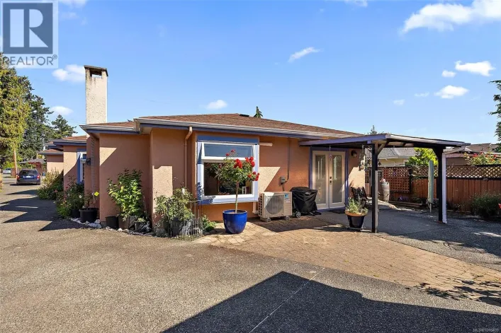 10386 Resthaven Dr, Sidney