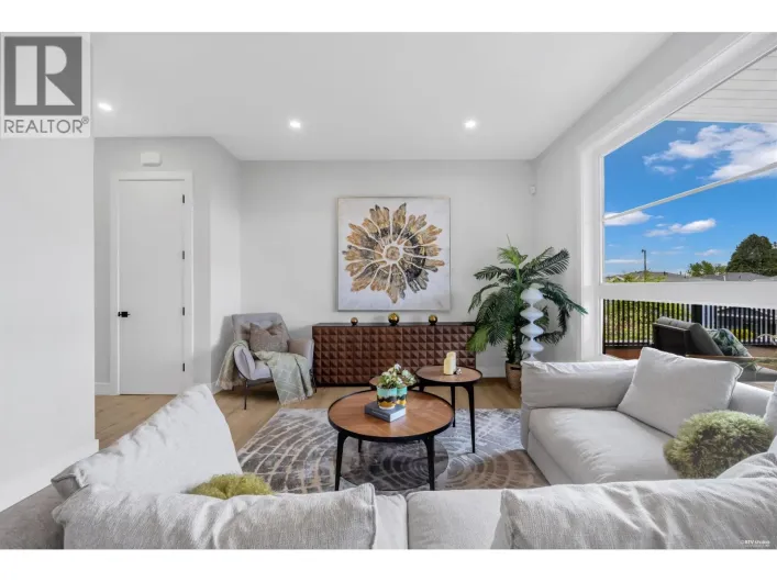 103-946 DANSEY AVENUE, Coquitlam