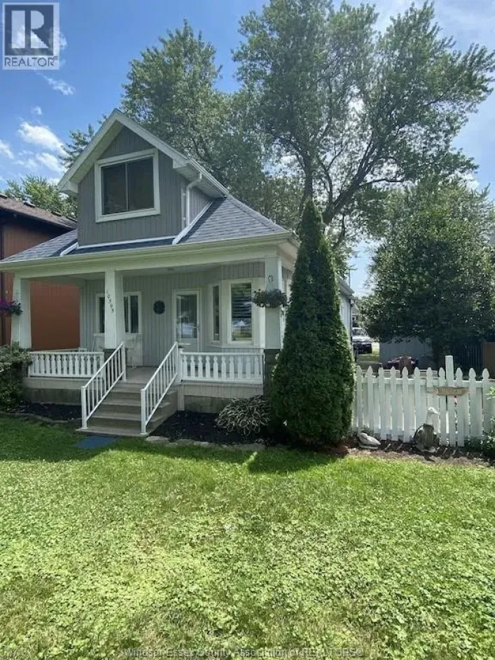 10395 RIVERSIDE, Windsor