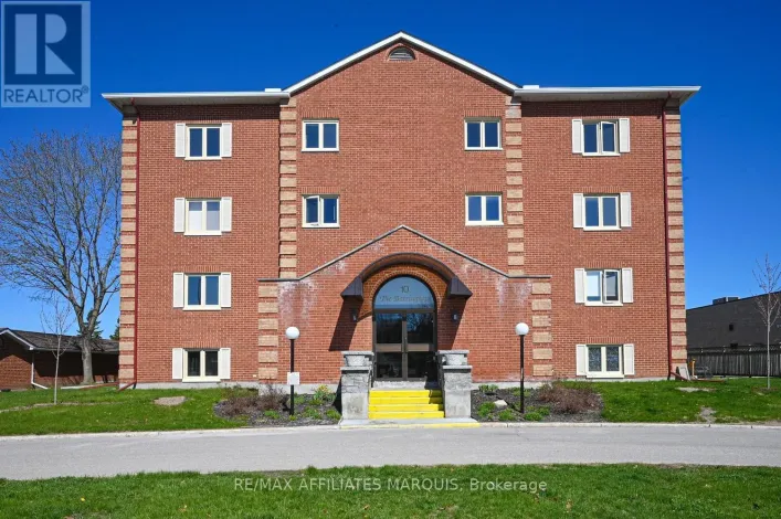 104 - 10 ARMSTRONG DRIVE, Smiths Falls