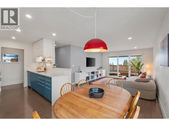 104 105 W KINGS ROAD, North Vancouver