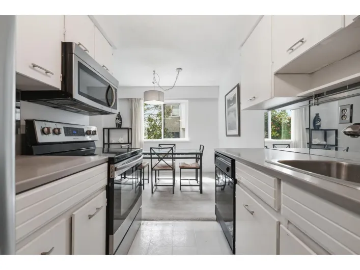 104 1355 FIR STREET, White Rock