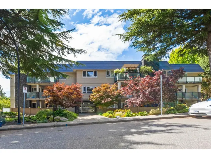 104 1371 FOSTER STREET, White Rock
