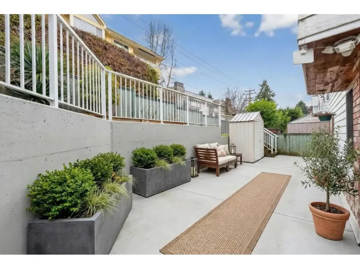 104 1390 MARTIN STREET STREET, White Rock