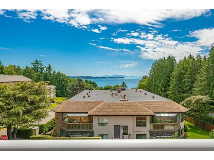 104 14934 THRIFT AVENUE, White Rock