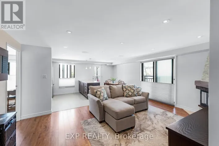 104 - 15390 YONGE STREET, Aurora