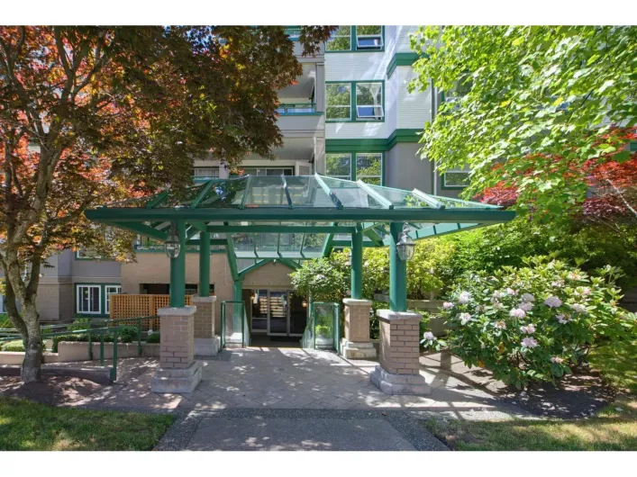 104 1575 BEST STREET, White Rock