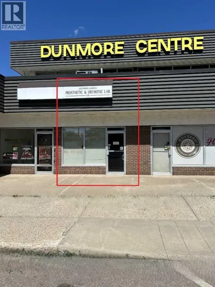 104, 1601 Dunmore Road SE, Medicine Hat