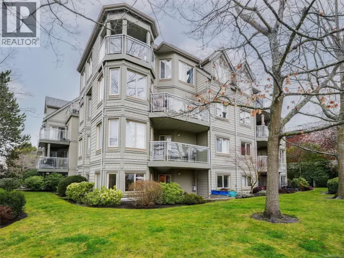 104 1687 Poplar Ave, Saanich