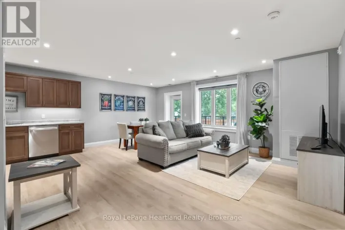 104 - 187 VICTORIA STREET W, North Huron