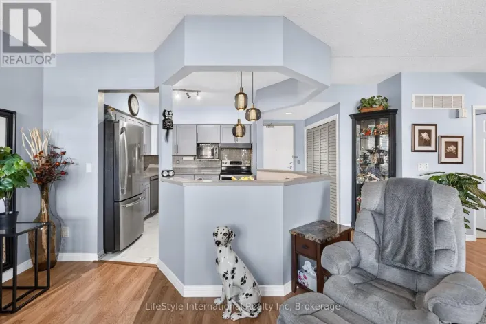 104 - 208 SILVERCREEK PARKWAY N, Guelph